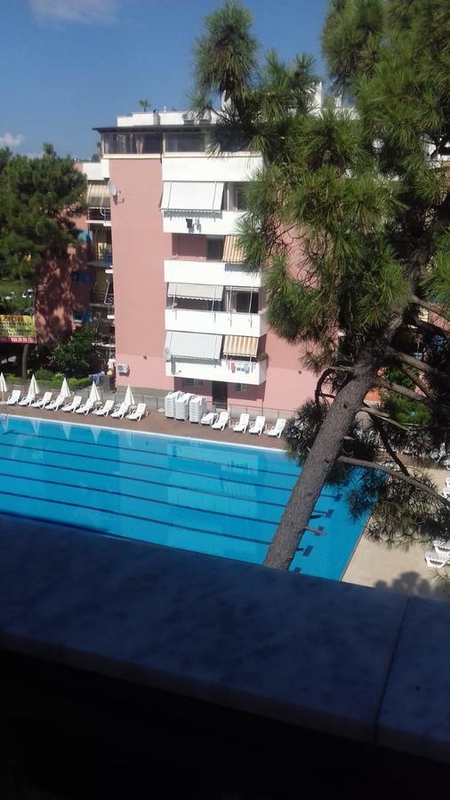 Feriehus Kompleksi Alb Adriatik .rruga Prizreni Golem (Tirana)